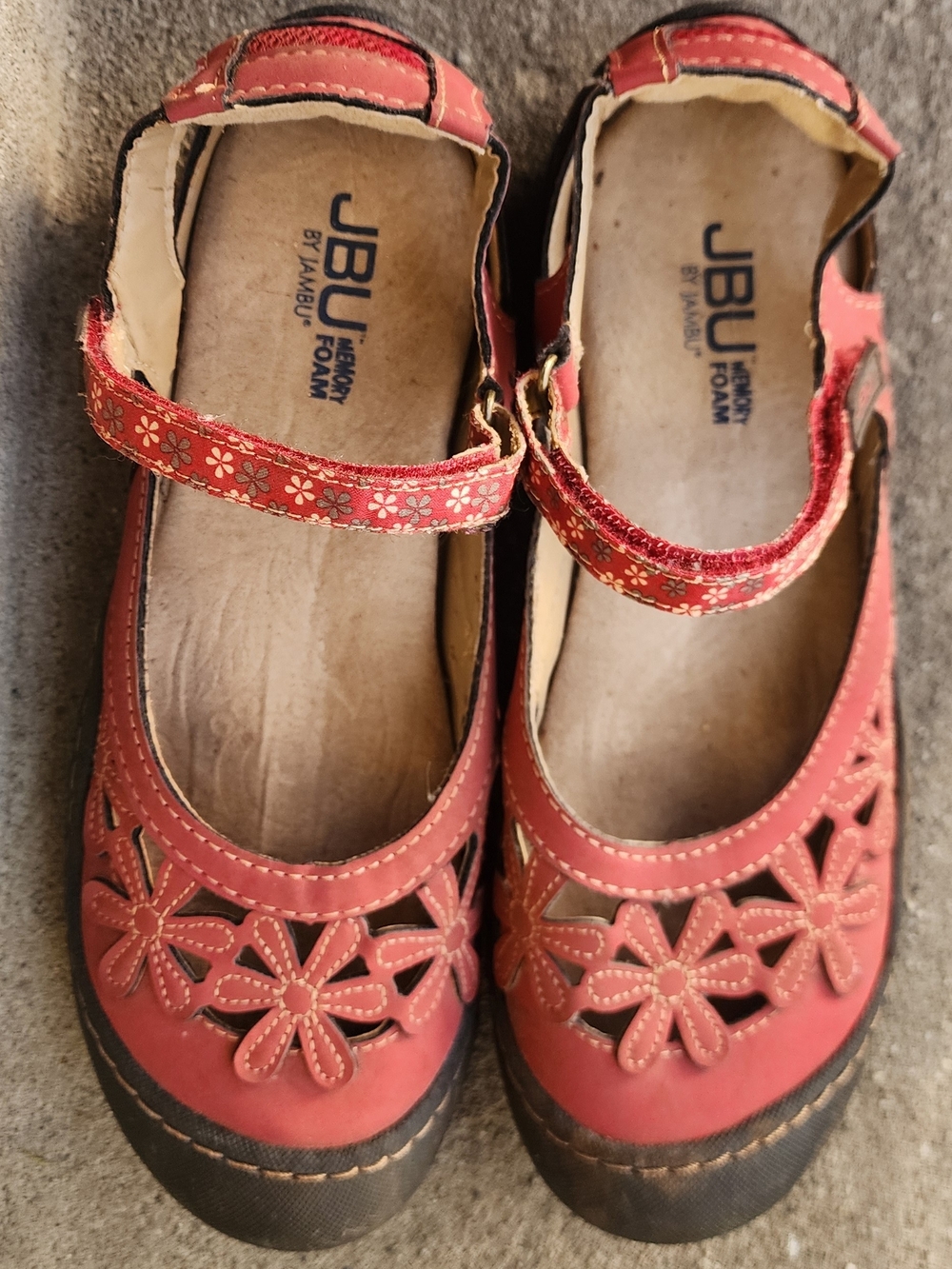 JBU Women's Red Floral Cutout Mary Jane Shoes - Picture 6 of 6